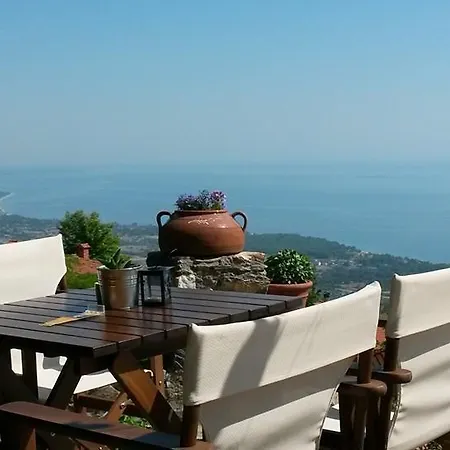 Enastron ベッド・アンド・ブレックファスト 4*