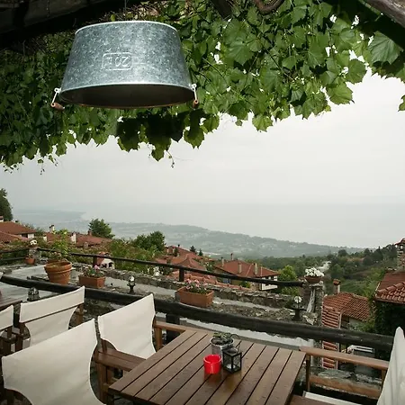 ベッド・アンド・ブレックファスト Enastron