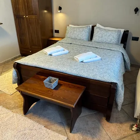 ベッド・アンド・ブレックファスト Enastron パライオス・パンテレイモン