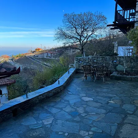 Enastron Bed & Breakfast