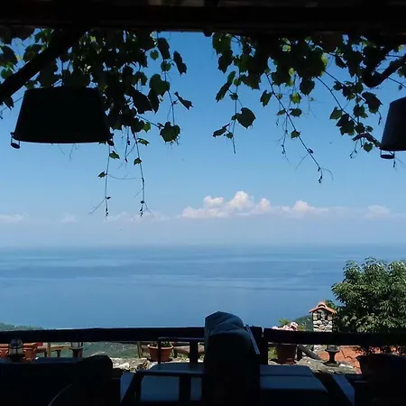 Enastron ベッド・アンド・ブレックファスト パライオス・パンテレイモン