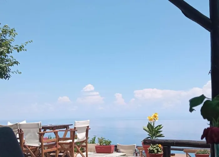 Enastron 4* Paleósz Pandeleímon
