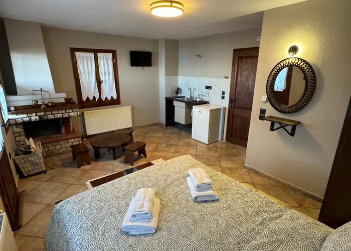 Bed and Breakfast Enastron Παλαιός Παντελεήμων